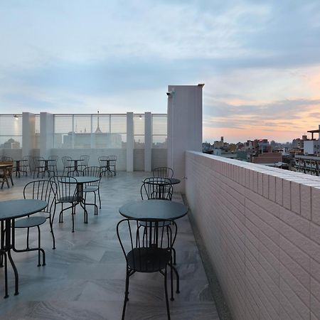 Mini Hotels Тайчжун Экстерьер фото