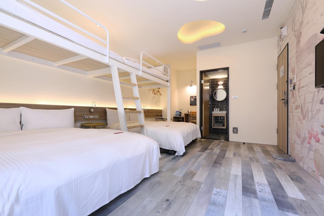 Mini Hotels Тайчжун Экстерьер фото